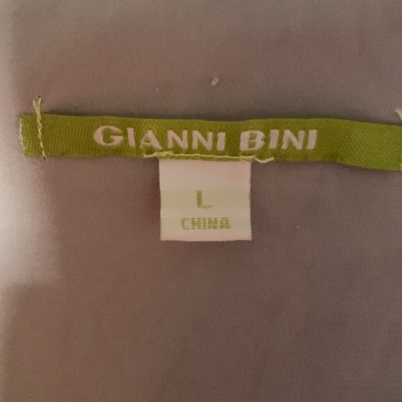 Gianni Bini new with tags silver polyester plunge neckline blouse sz L - Picture 4 of 6